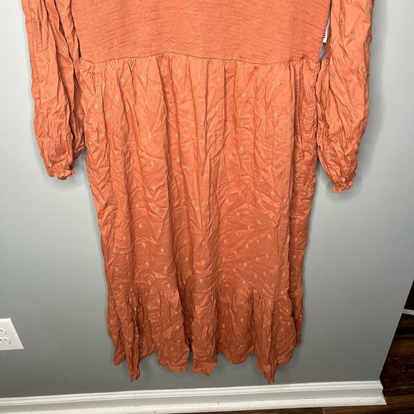 NWT Old Navy Smocked Eyelet Clip Dot Midi Dress - Warm Hickory - Picture 6 of 13